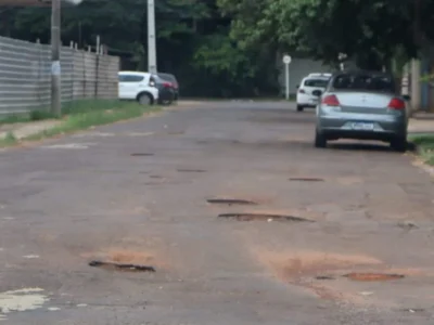 Prefeita anuncia consórcio e nova licitação para tapa-buracos