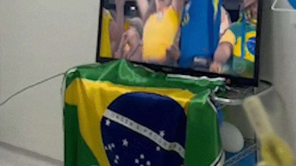 Torcida pelo hexa anima pacientes internados em hospital