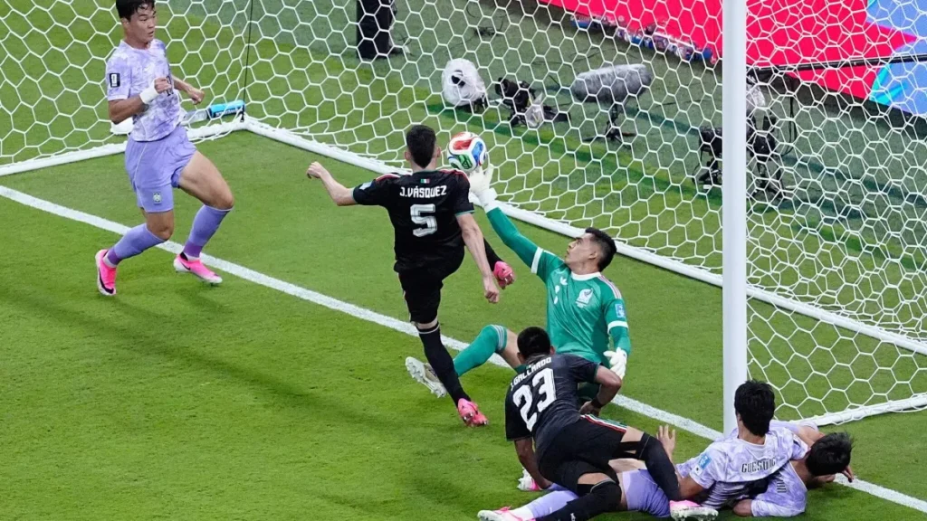 México vence Coreia do Sul e avança às oitavas da Copa