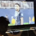 Família de Éderson celebra estreia do volante na Copa do Mundo