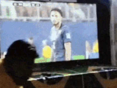 Família de Éderson celebra estreia do volante na Copa do Mundo