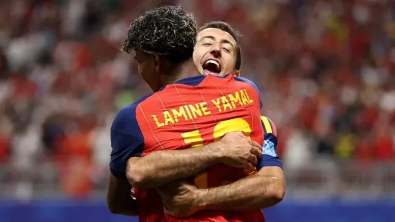 Espanha e Japão goleiam por 4 a 0 e lideram grupos na Copa