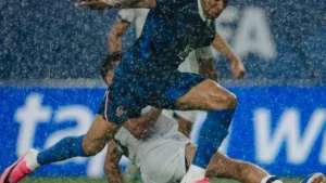 Mbappé brilha, França vence Iraque e garante vaga nas oitavas