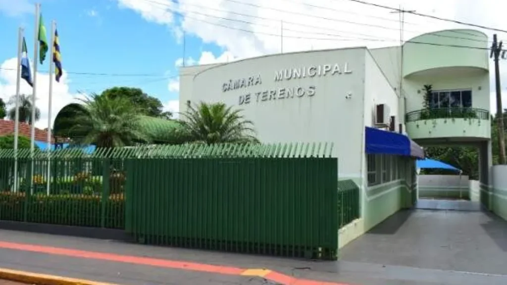 Câmara de Terenos silencia sobre volta de prefeito afastado