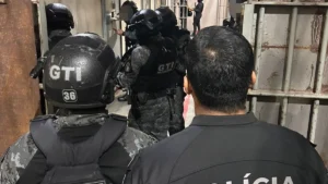 Operação contra o PCC prende dois em MS e tem 99 presos em SC