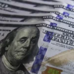 Dólar interrompe queda e fecha a R$ 5,20 com sanções dos EUA