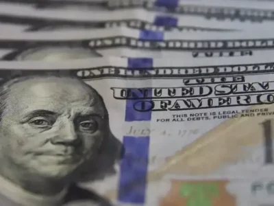 Dólar fecha semana estável a R$ 5,16 com dados dos EUA
