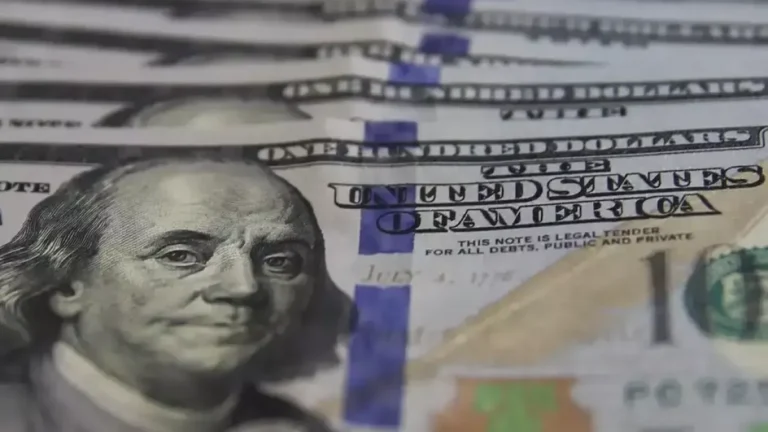 Dólar fecha semana estável a R$ 5,16 com dados dos EUA