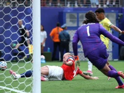 Haaland marca de cabeça e Brasil fica perto da eliminação