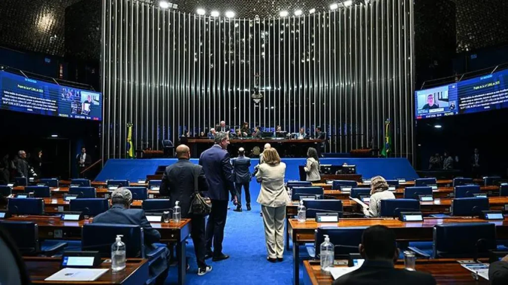 Senado aprova 'Pix Pensão' para débito automático de pensão