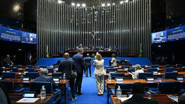 Senado aprova 'Pix Pensão' para débito automático de pensão