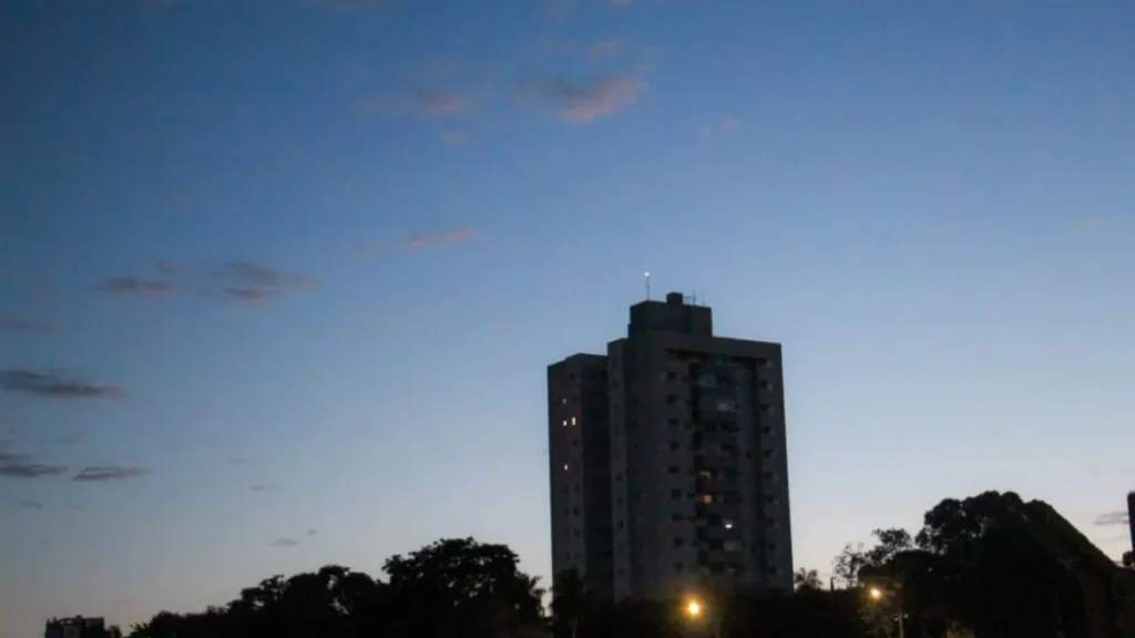MS tem tempo seco e calor com máximas de até 34°C