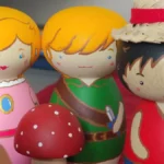 Kokeshis transformam casamentos e memórias em arte