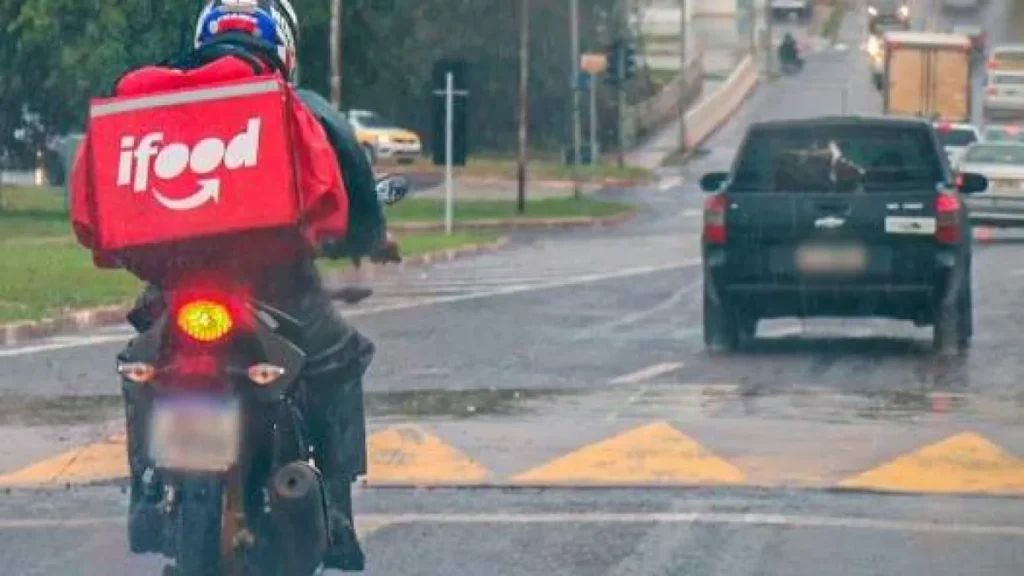 Crédito para entregadores comprar motos e bikes é adiado para 27 de julho