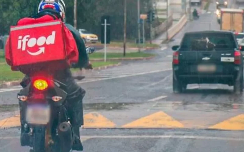 Crédito para entregadores comprar motos e bikes é adiado para 27 de julho
