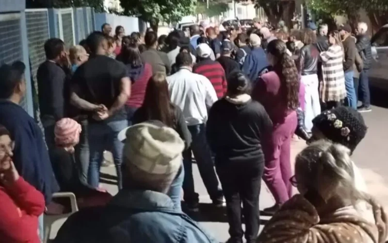 Moradores protestam contra albergue em antiga incubadora