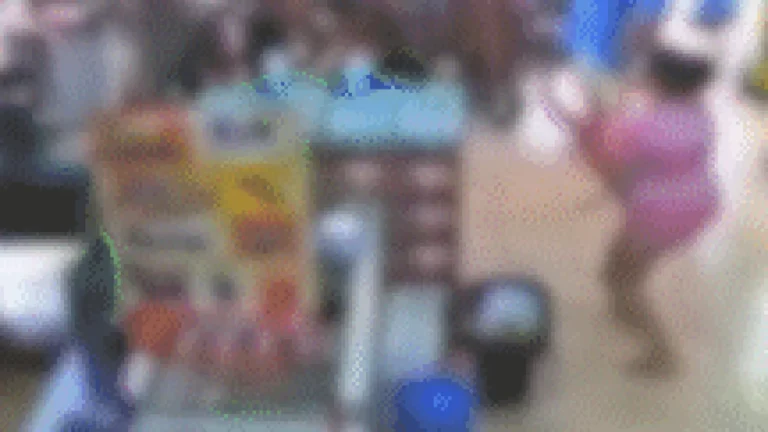 Preso acusado de esfaquear vizinho em mercado no Santa Luzia