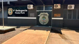 Ex-bombeiro é preso usando farda para furtar na fronteira
