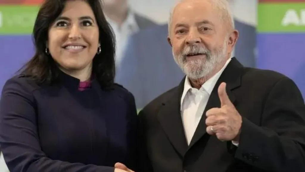 Lula é multado por pedido de voto a Simone Tebet