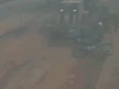 Motociclista é atropelado por motoniveladora em obra