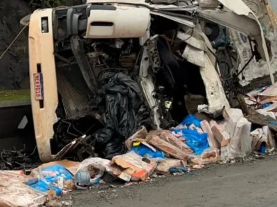 Acidente com carreta na BR-277 mata campo-grandense