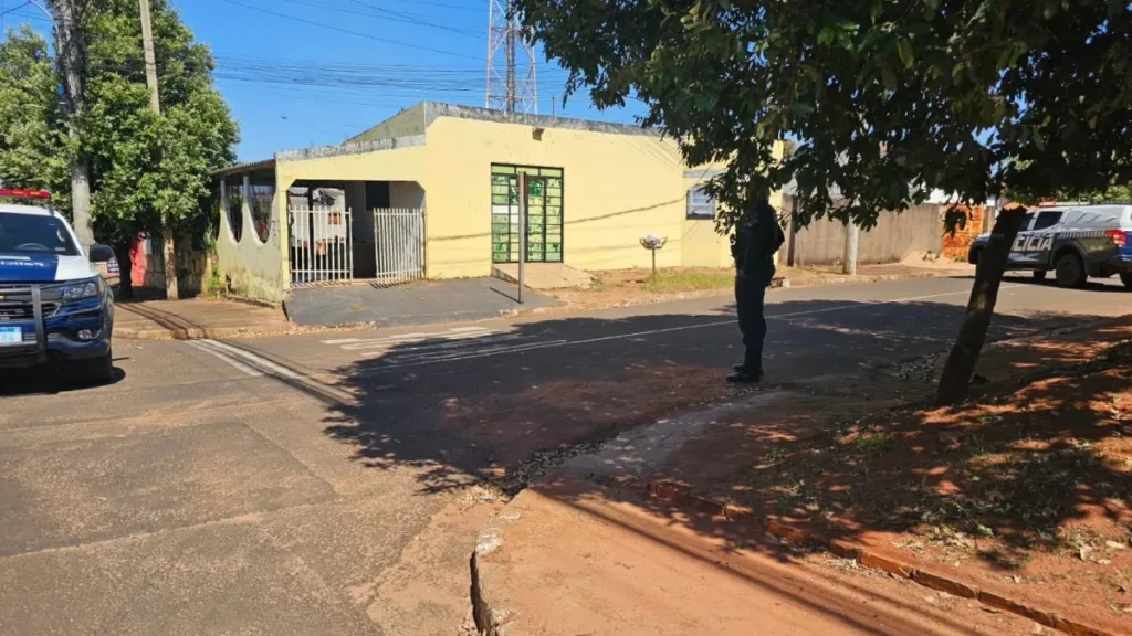 Homem é morto com 12 tiros escondido em cozinha em Costa Rica