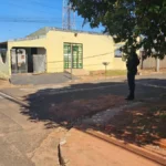 Homem é morto com 12 tiros escondido em cozinha em Costa Rica