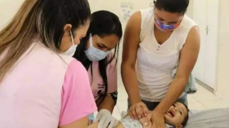 Multivacinação começa em MS para atualizar caderneta de crianças