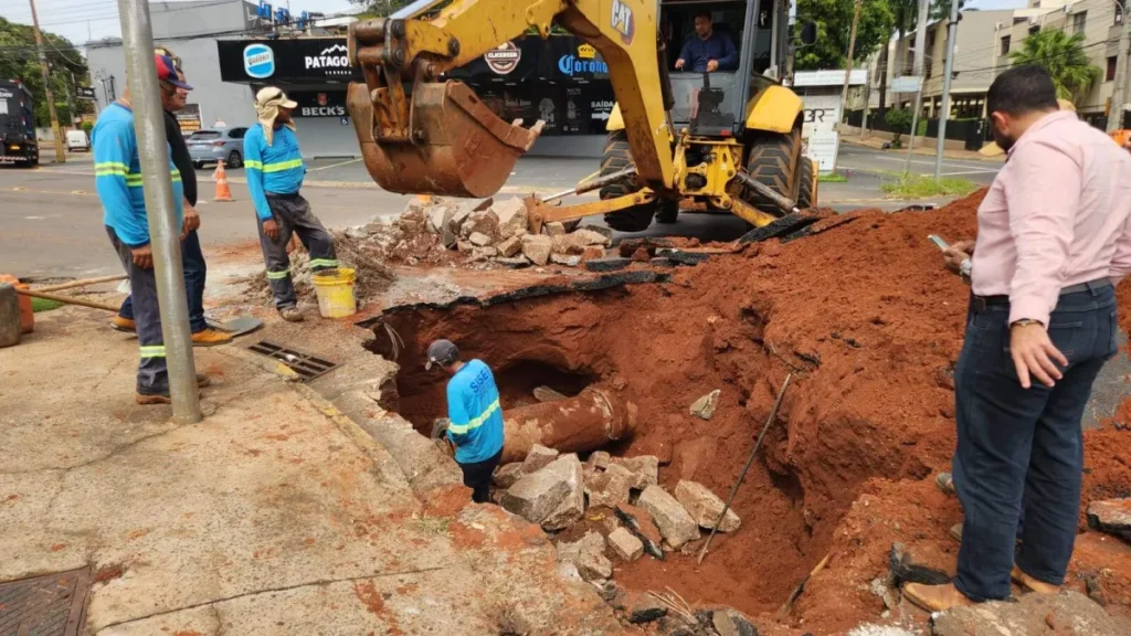 Obra interdita trecho da Rua Joaquim Murtinho