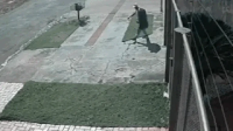 Ladrão invade casa e furta TV, notebook e joias na Vila Ipiranga