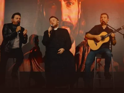 Padre Mario Sartori atrai fiéis à 24ª Festa da Abadia