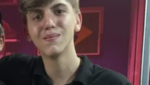 Biz usada em execução de jovem é achada em mata