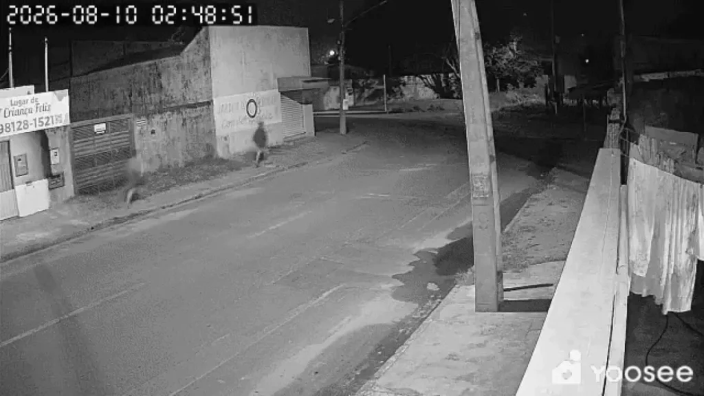Adolescente é baleado com dois tiros em frente a conveniência em Campo Grande