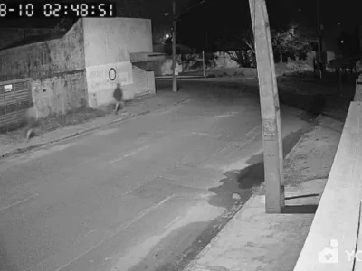 Adolescente é baleado com dois tiros em frente a conveniência em Campo Grande