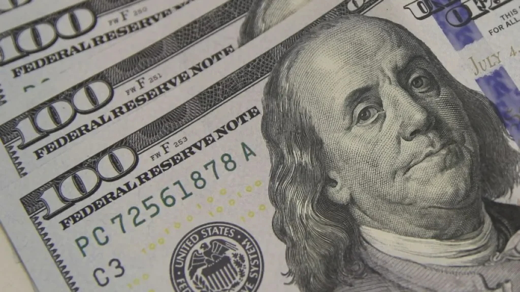 Dólar sobe a R$ 5,11 com crise no Estreito de Ormuz