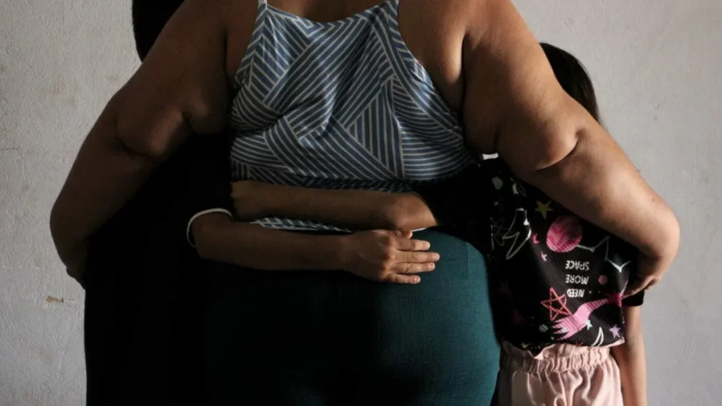 Mãe reconhece suspeita de sequestro e relata abordagem a filhos