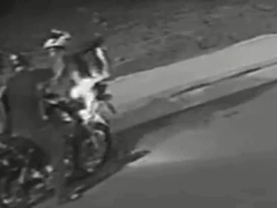 Entregador é assaltado a mão armada e tem moto e capacete levados