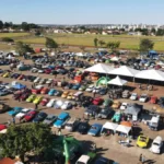 Retrocar MS: centenas de carros antigos tomam a Praça do Papa