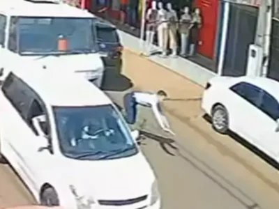 Caminhão sem freio atropela moto e atinge carro na fronteira